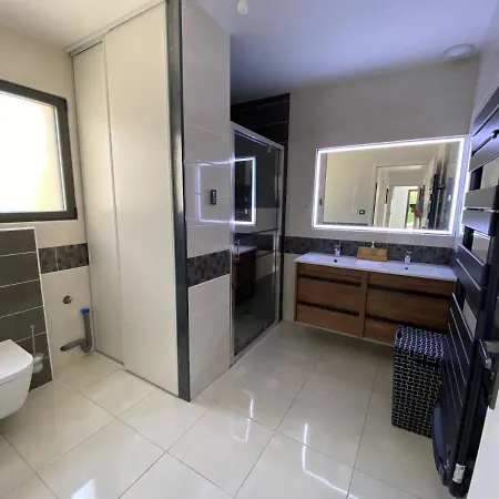 Superbe Plain-pied Avec Piscine *