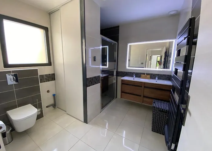 Superbe Plain-pied Avec Piscine *